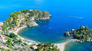 Scopri di più sull'articolo La Sicilia non si ferma più: dai numeri record alla BIT al grande show di Capodanno sulla Rai